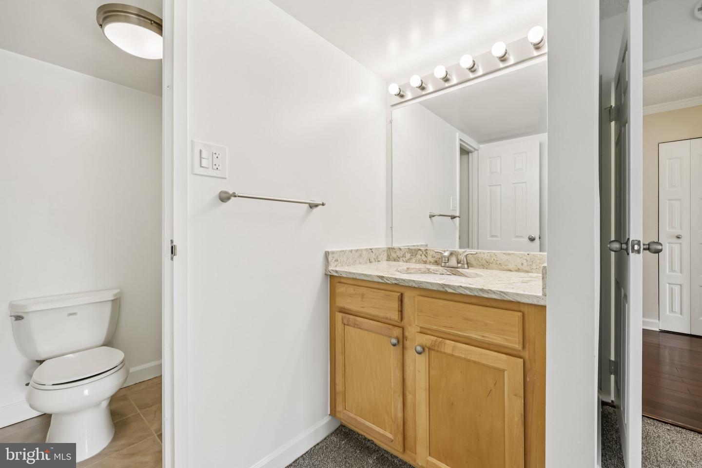 4500 S FOUR MILE RUN DR #220, ARLINGTON, Virginia 22204, 2 Bedrooms Bedrooms, ,2 BathroomsBathrooms,Residential,For sale,4500 S FOUR MILE RUN DR #220,VAAR2064592 MLS # VAAR2064592