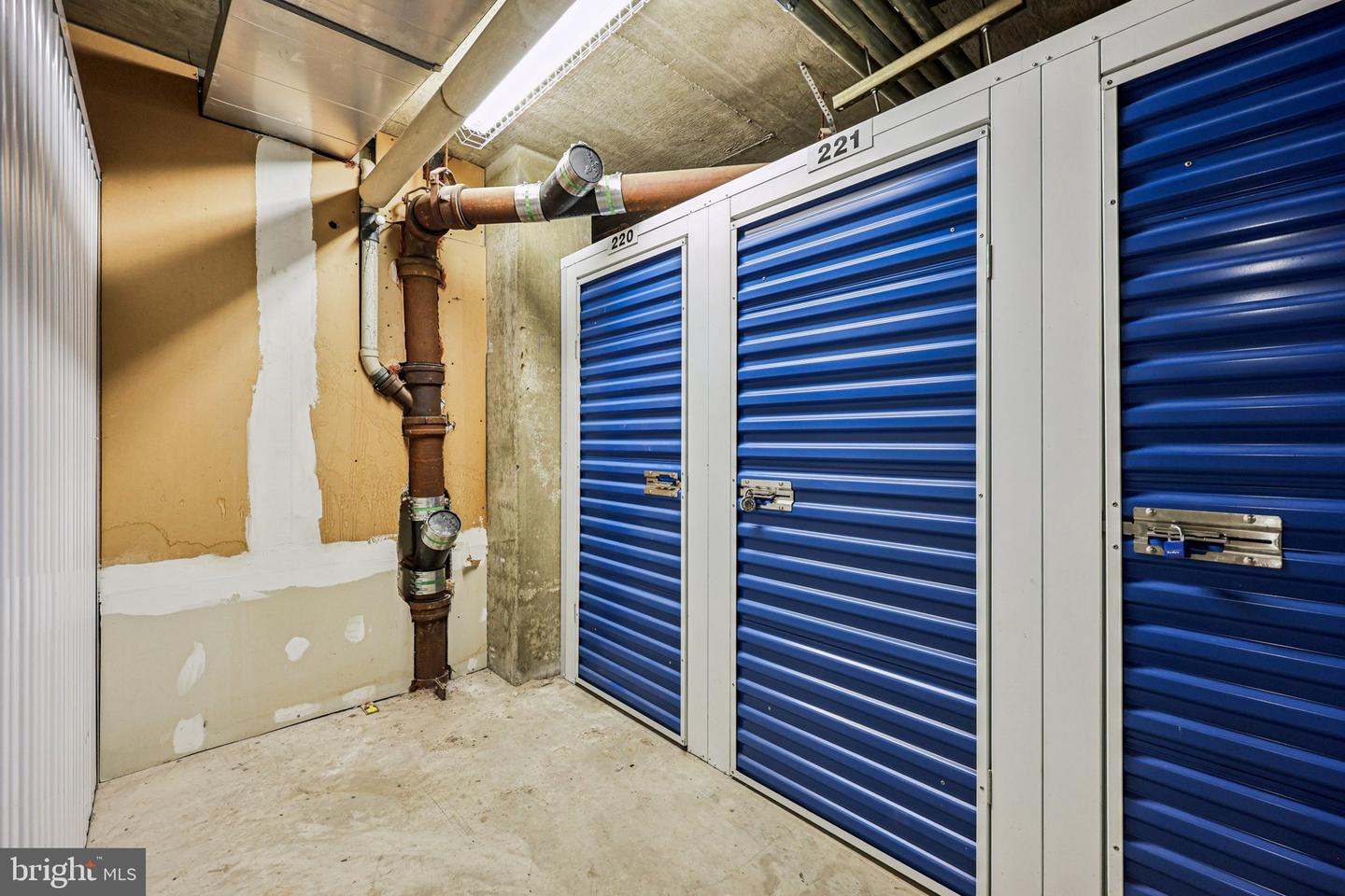 4500 S FOUR MILE RUN DR #220, ARLINGTON, Virginia 22204, 2 Bedrooms Bedrooms, ,2 BathroomsBathrooms,Residential,For sale,4500 S FOUR MILE RUN DR #220,VAAR2064592 MLS # VAAR2064592