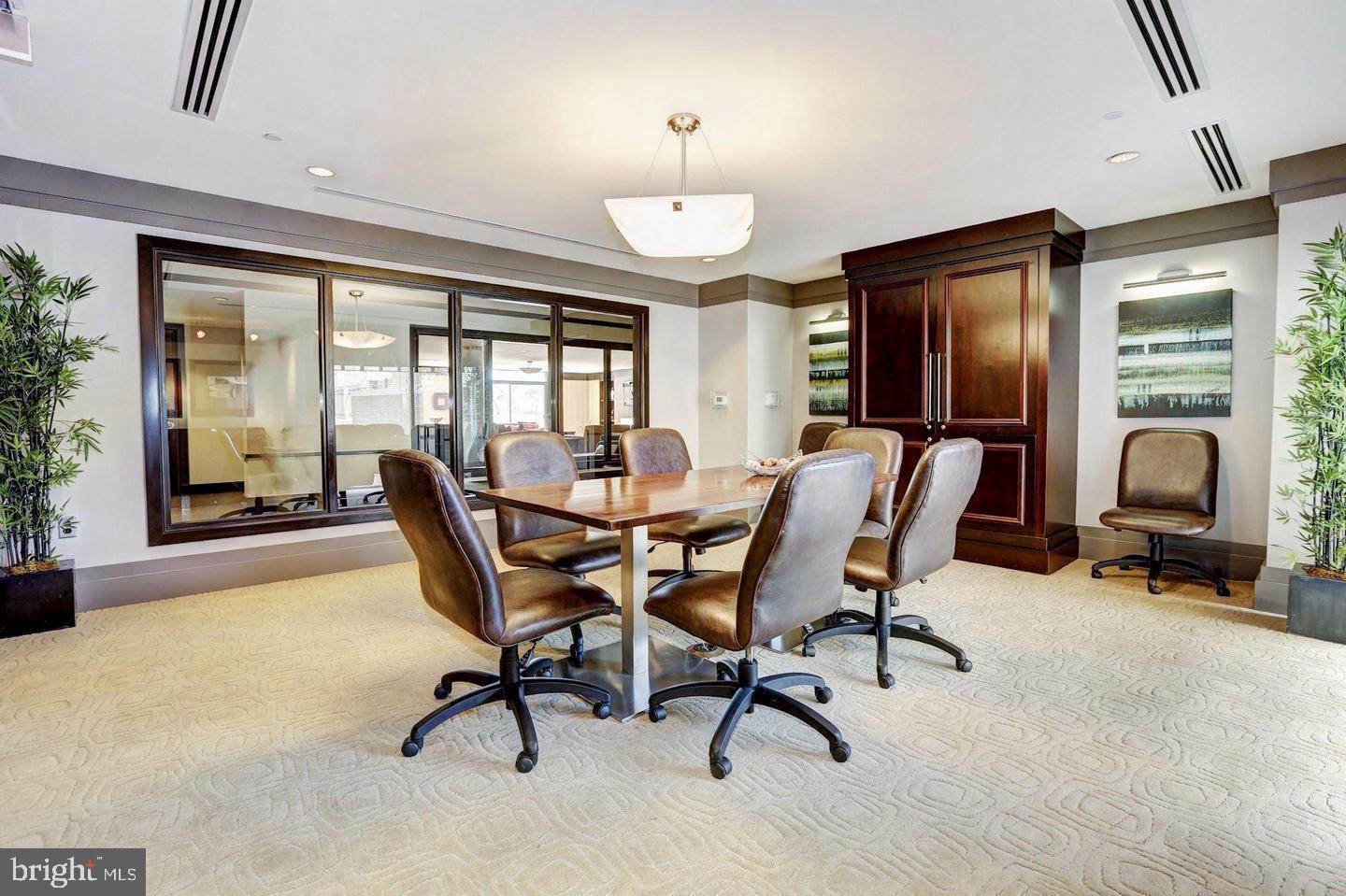 4500 S FOUR MILE RUN DR #220, ARLINGTON, Virginia 22204, 2 Bedrooms Bedrooms, ,2 BathroomsBathrooms,Residential,For sale,4500 S FOUR MILE RUN DR #220,VAAR2064592 MLS # VAAR2064592