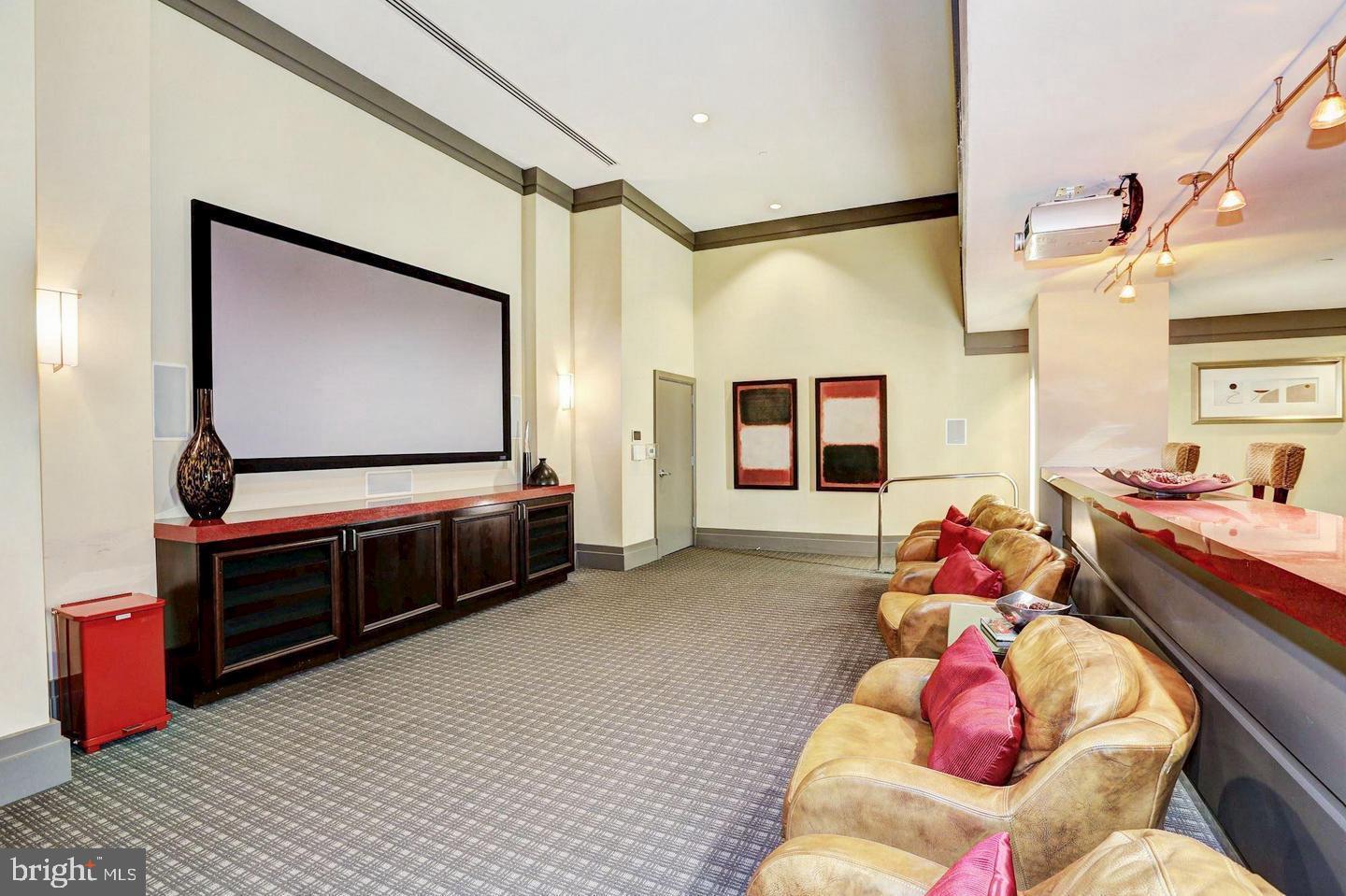 4500 S FOUR MILE RUN DR #220, ARLINGTON, Virginia 22204, 2 Bedrooms Bedrooms, ,2 BathroomsBathrooms,Residential,For sale,4500 S FOUR MILE RUN DR #220,VAAR2064592 MLS # VAAR2064592