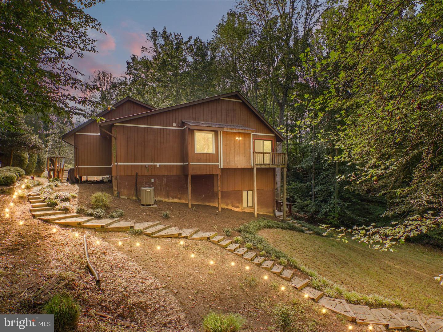 6704 FOX DEN CT, MANASSAS, Virginia 20112, 4 Bedrooms Bedrooms, 13 Rooms Rooms,3 BathroomsBathrooms,Residential,For sale,6704 FOX DEN CT,VAPW2105438 MLS # VAPW2105438