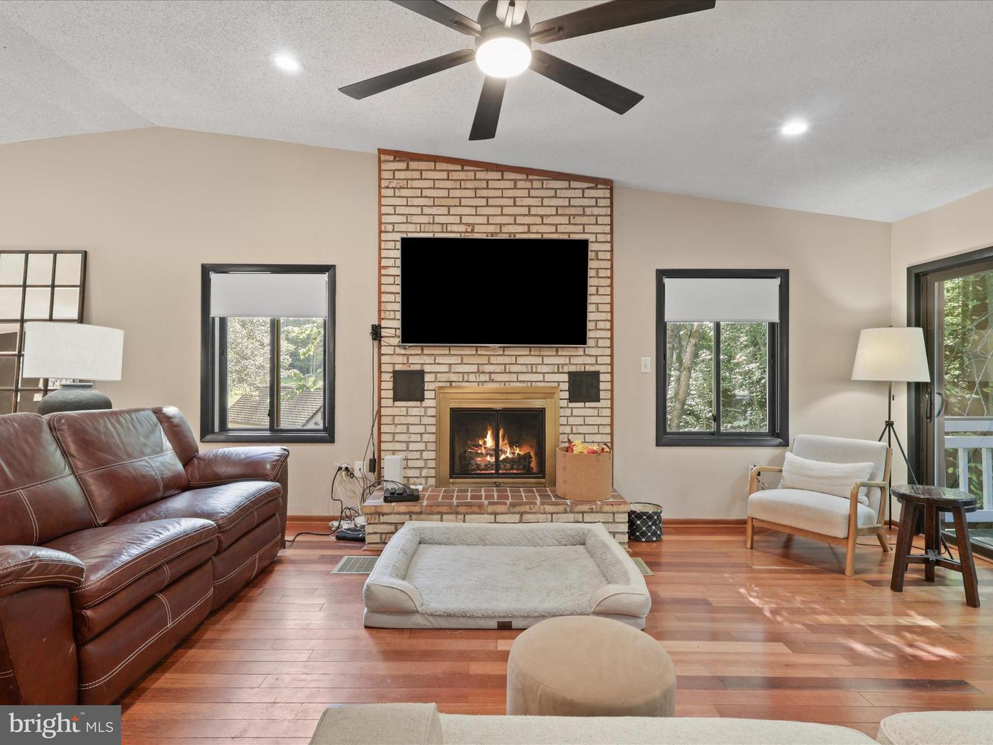 6704 FOX DEN CT, MANASSAS, Virginia 20112, 4 Bedrooms Bedrooms, 13 Rooms Rooms,3 BathroomsBathrooms,Residential,For sale,6704 FOX DEN CT,VAPW2105438 MLS # VAPW2105438