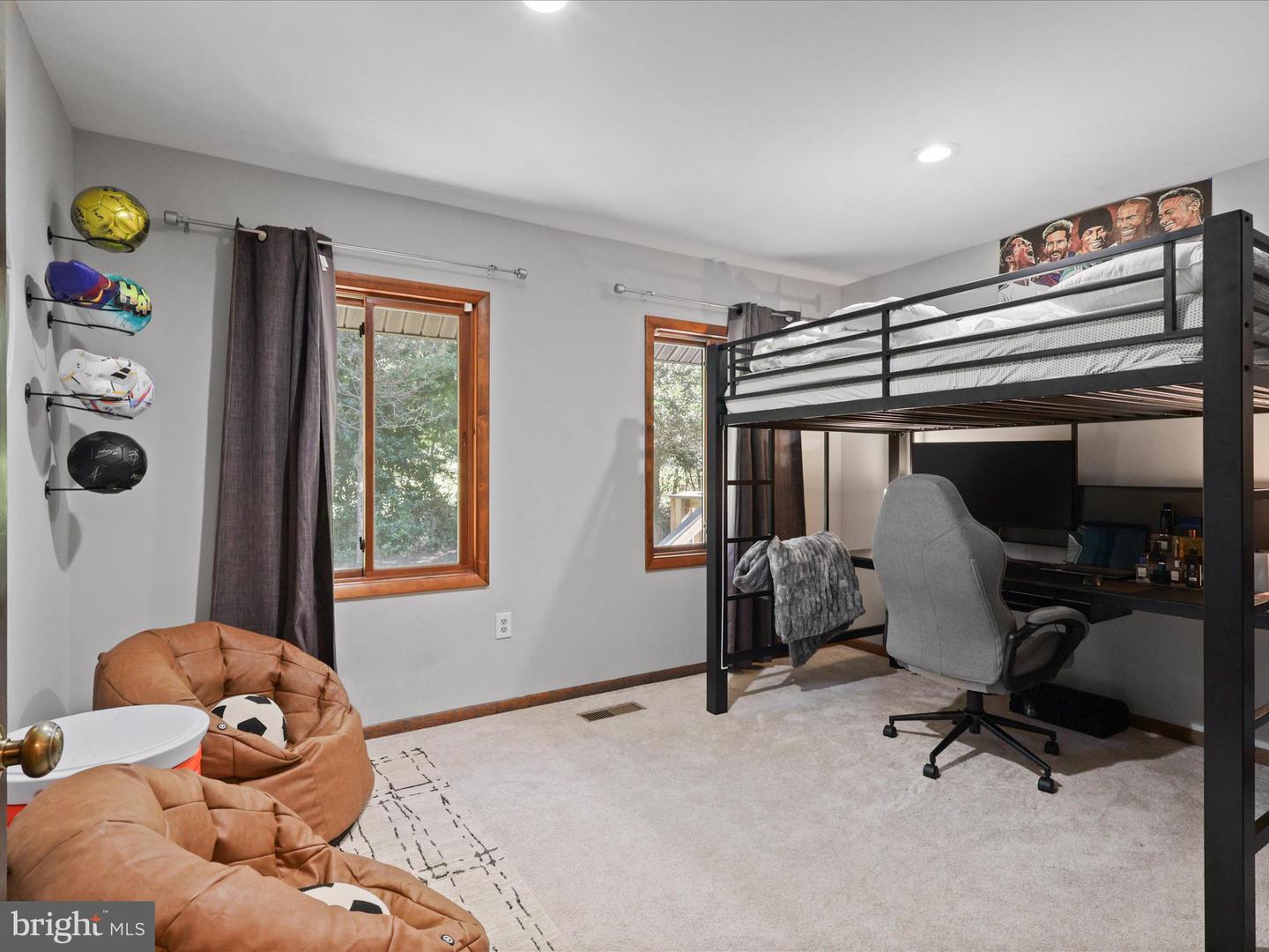 6704 FOX DEN CT, MANASSAS, Virginia 20112, 4 Bedrooms Bedrooms, 13 Rooms Rooms,3 BathroomsBathrooms,Residential,For sale,6704 FOX DEN CT,VAPW2105438 MLS # VAPW2105438