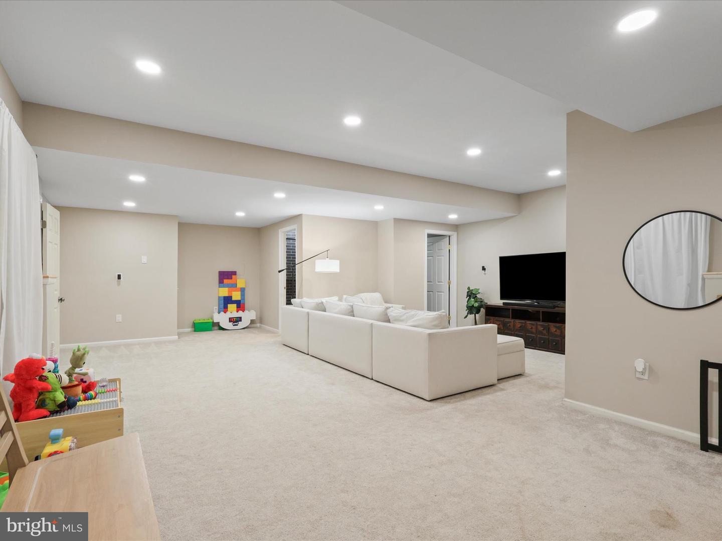6704 FOX DEN CT, MANASSAS, Virginia 20112, 4 Bedrooms Bedrooms, 13 Rooms Rooms,3 BathroomsBathrooms,Residential,For sale,6704 FOX DEN CT,VAPW2105438 MLS # VAPW2105438