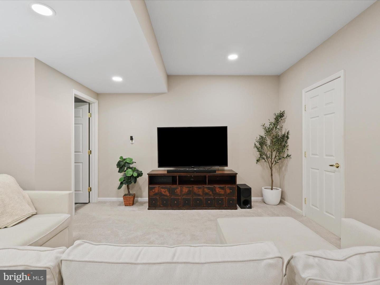 6704 FOX DEN CT, MANASSAS, Virginia 20112, 4 Bedrooms Bedrooms, 13 Rooms Rooms,3 BathroomsBathrooms,Residential,For sale,6704 FOX DEN CT,VAPW2105438 MLS # VAPW2105438