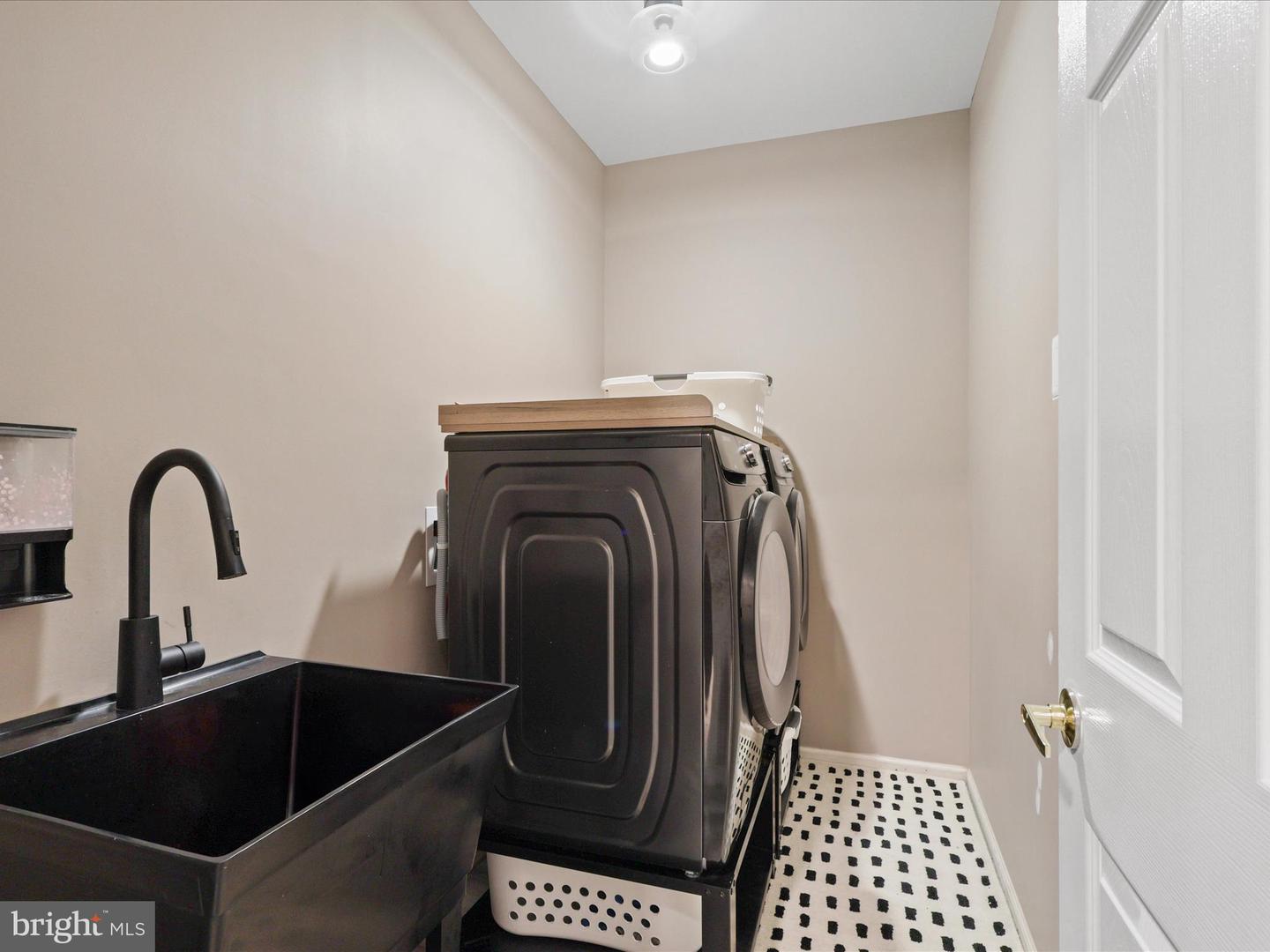 6704 FOX DEN CT, MANASSAS, Virginia 20112, 4 Bedrooms Bedrooms, 13 Rooms Rooms,3 BathroomsBathrooms,Residential,For sale,6704 FOX DEN CT,VAPW2105438 MLS # VAPW2105438