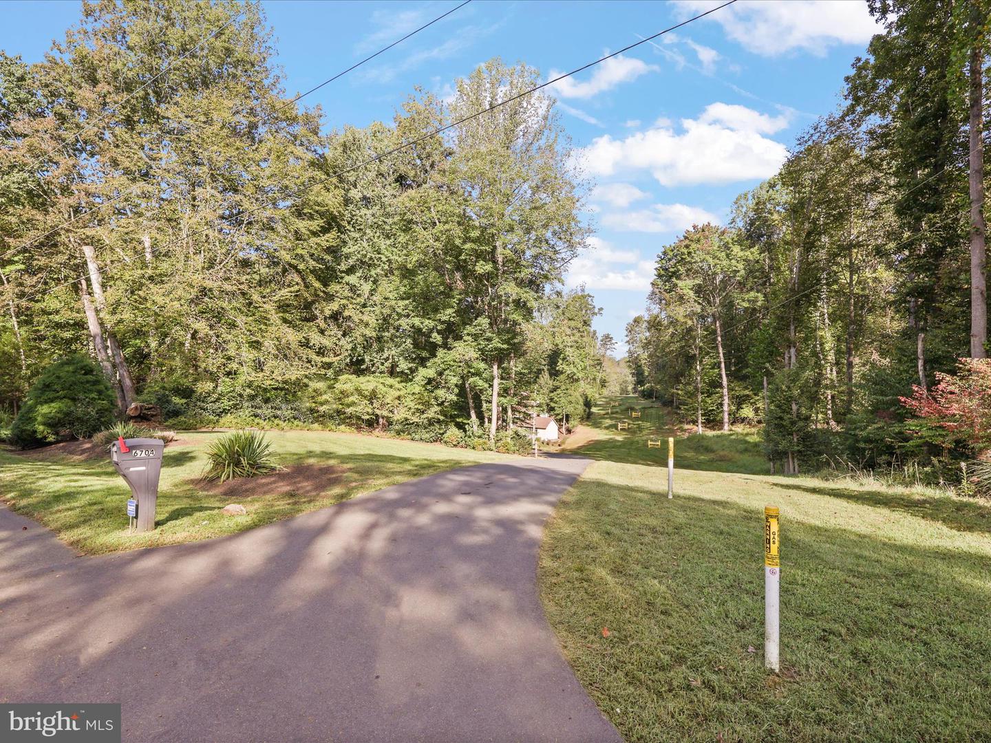 6704 FOX DEN CT, MANASSAS, Virginia 20112, 4 Bedrooms Bedrooms, 13 Rooms Rooms,3 BathroomsBathrooms,Residential,For sale,6704 FOX DEN CT,VAPW2105438 MLS # VAPW2105438