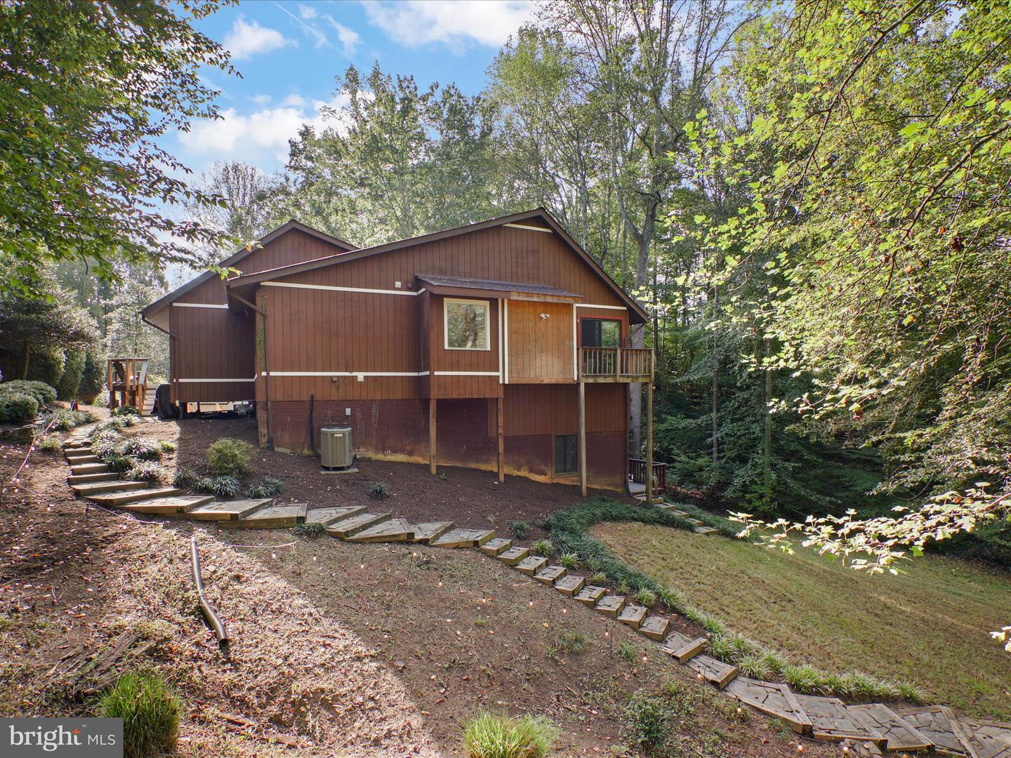 6704 FOX DEN CT, MANASSAS, Virginia 20112, 4 Bedrooms Bedrooms, 13 Rooms Rooms,3 BathroomsBathrooms,Residential,For sale,6704 FOX DEN CT,VAPW2105438 MLS # VAPW2105438