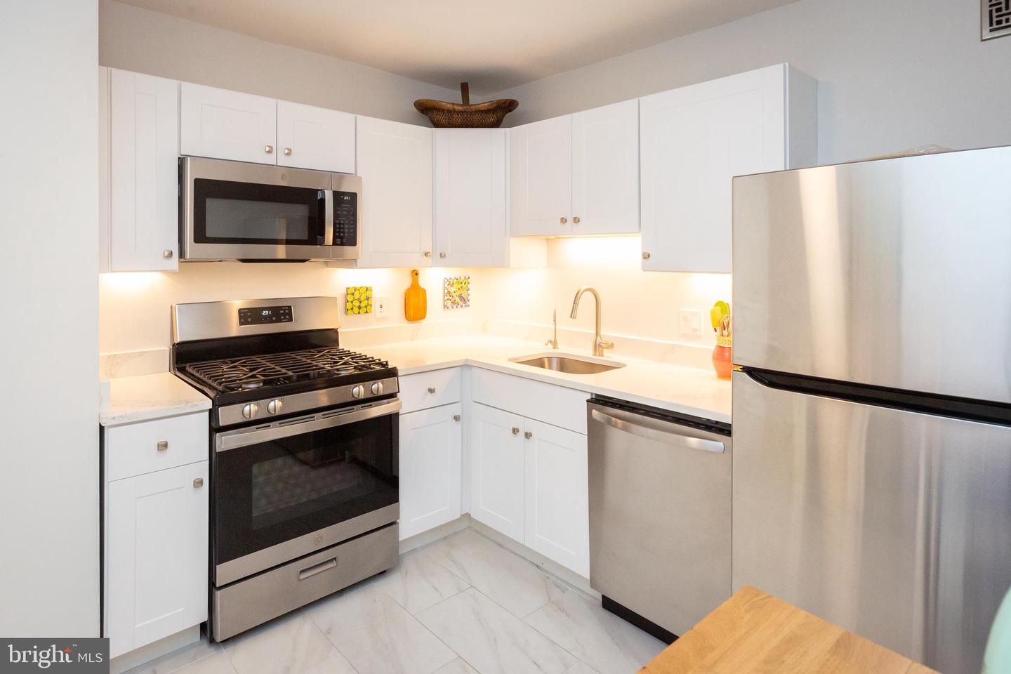 3001 VEAZEY TER NW #1128, WASHINGTON, District Of Columbia 20008, ,1 BathroomBathrooms,Residential,For sale,3001 VEAZEY TER NW #1128,DCDC2225678 MLS # DCDC2225678 3001 VEAZEY TER NW #1128, WASHINGTON, District Of Columbia 20008, ,1 BathroomBathrooms,Residential,For sale,3001 VEAZEY TER NW #1128,DCDC2225678 MLS # DCDC2225678