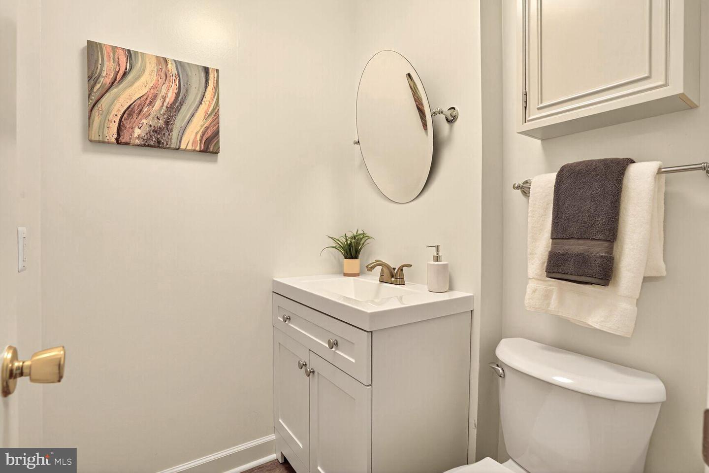 1729 S HAYES ST #2, ARLINGTON, Virginia 22202, 2 Bedrooms Bedrooms, 10 Rooms Rooms,2 BathroomsBathrooms,Residential,For sale,1729 S HAYES ST #2,VAAR2064580 MLS # VAAR2064580
