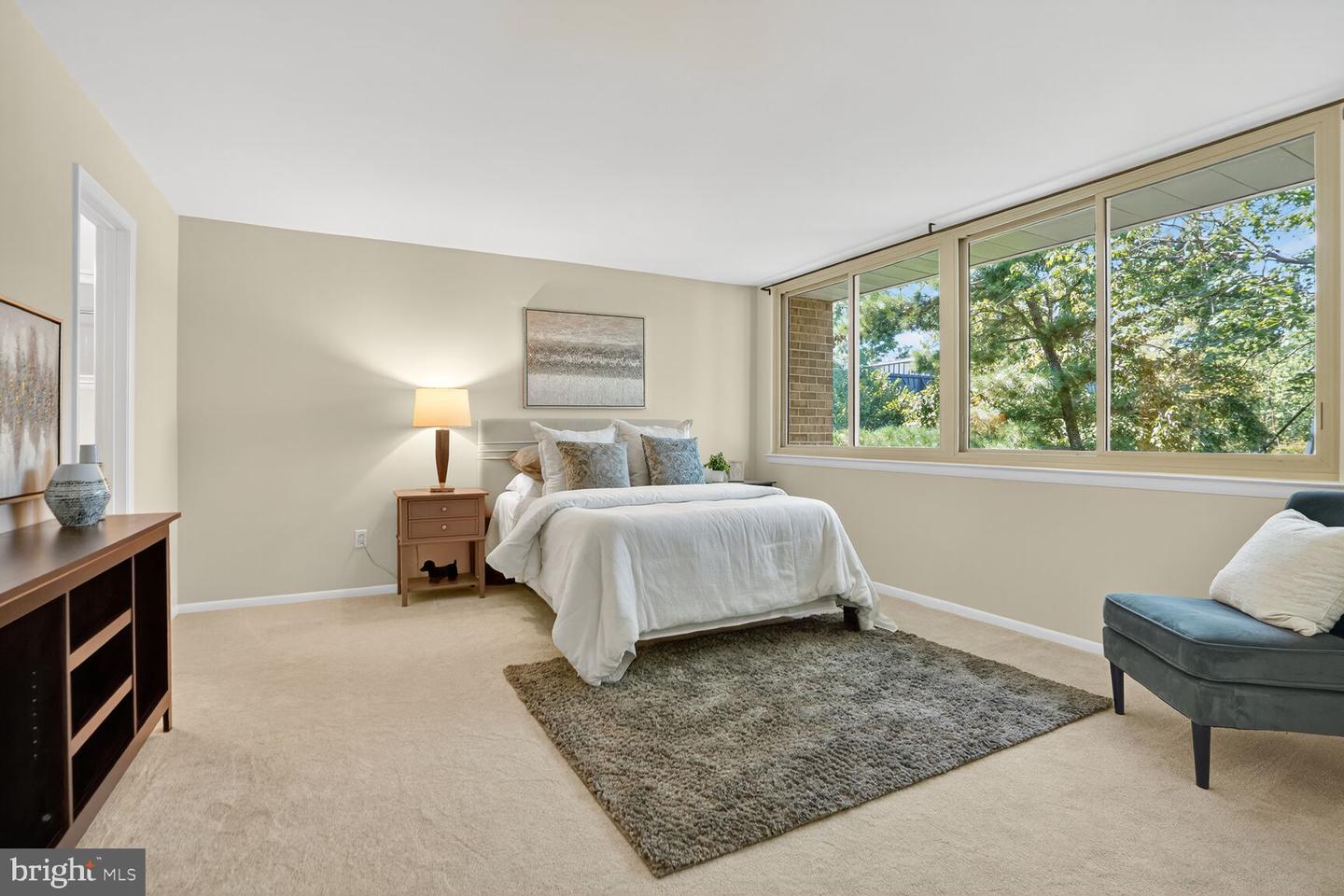 1729 S HAYES ST #2, ARLINGTON, Virginia 22202, 2 Bedrooms Bedrooms, 10 Rooms Rooms,2 BathroomsBathrooms,Residential,For sale,1729 S HAYES ST #2,VAAR2064580 MLS # VAAR2064580