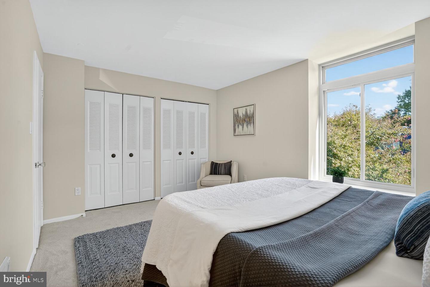 1729 S HAYES ST #2, ARLINGTON, Virginia 22202, 2 Bedrooms Bedrooms, 10 Rooms Rooms,2 BathroomsBathrooms,Residential,For sale,1729 S HAYES ST #2,VAAR2064580 MLS # VAAR2064580