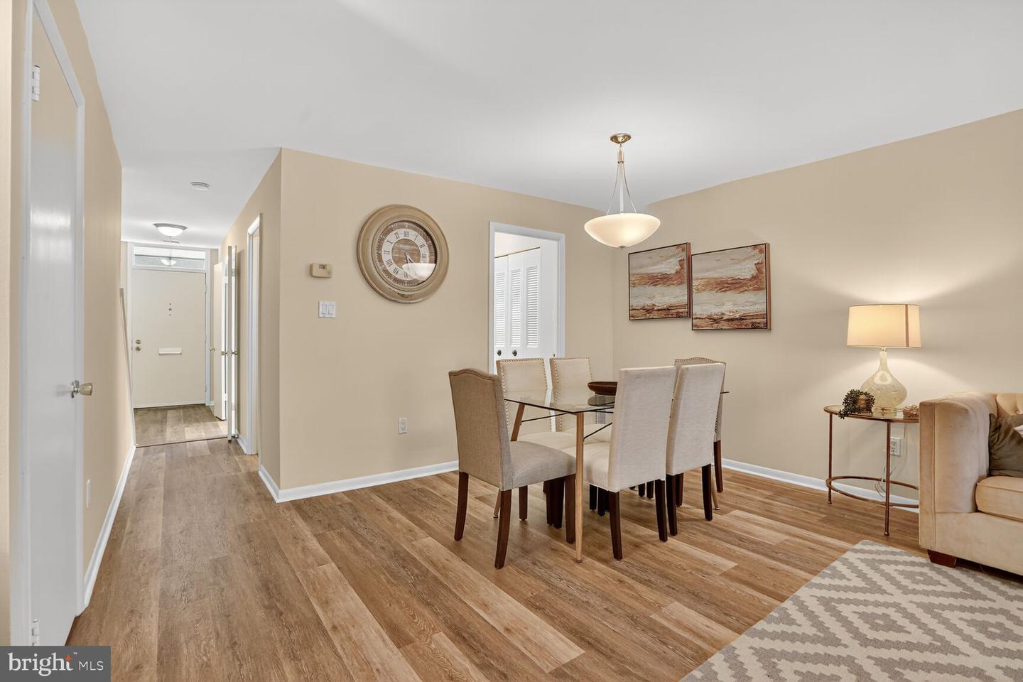 1729 S HAYES ST #2, ARLINGTON, Virginia 22202, 2 Bedrooms Bedrooms, 10 Rooms Rooms,2 BathroomsBathrooms,Residential,For sale,1729 S HAYES ST #2,VAAR2064580 MLS # VAAR2064580