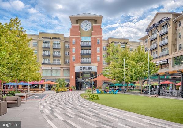 1729 S HAYES ST #2, ARLINGTON, Virginia 22202, 2 Bedrooms Bedrooms, 10 Rooms Rooms,2 BathroomsBathrooms,Residential,For sale,1729 S HAYES ST #2,VAAR2064580 MLS # VAAR2064580