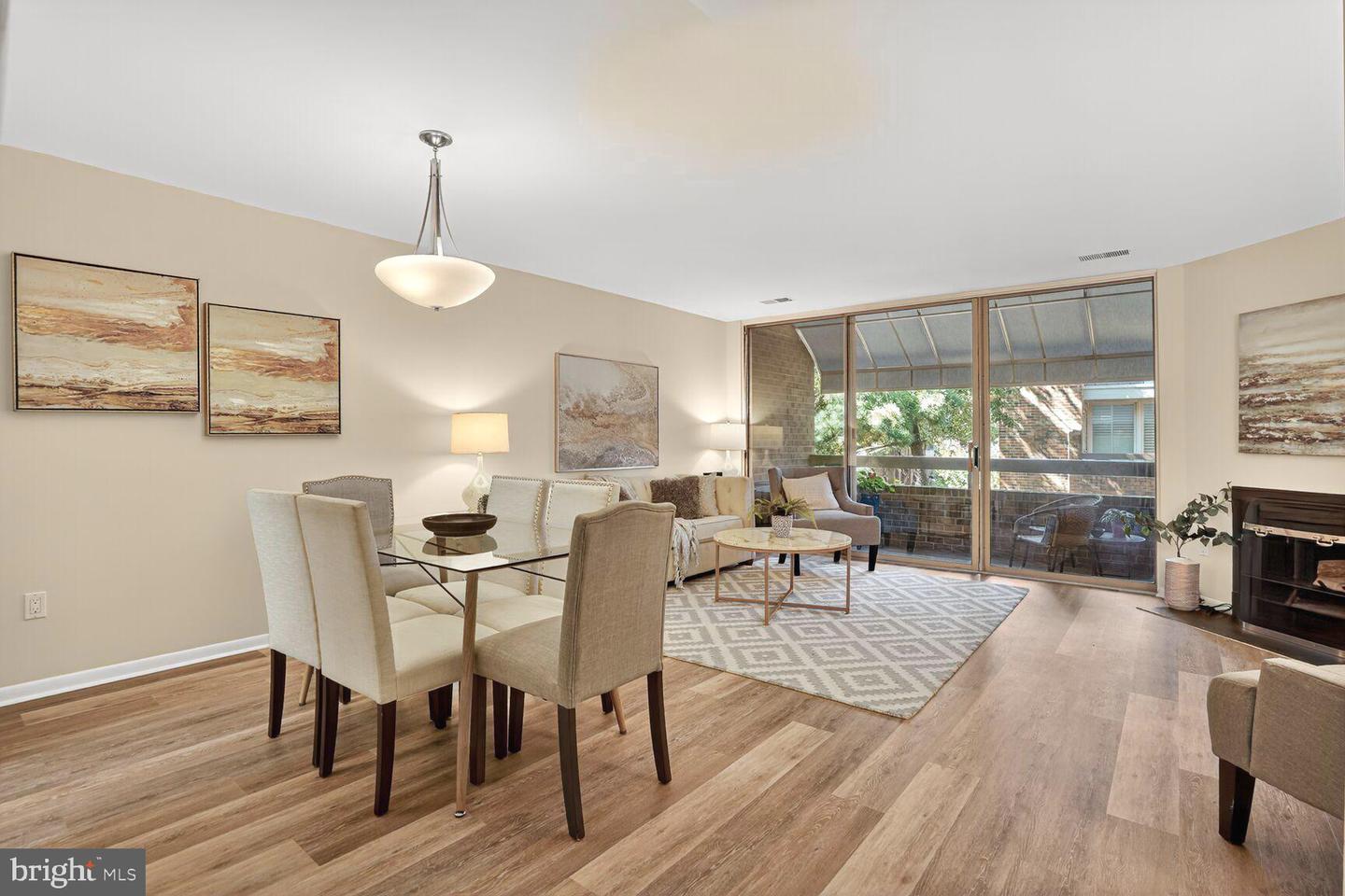 1729 S HAYES ST #2, ARLINGTON, Virginia 22202, 2 Bedrooms Bedrooms, 10 Rooms Rooms,2 BathroomsBathrooms,Residential,For sale,1729 S HAYES ST #2,VAAR2064580 MLS # VAAR2064580
