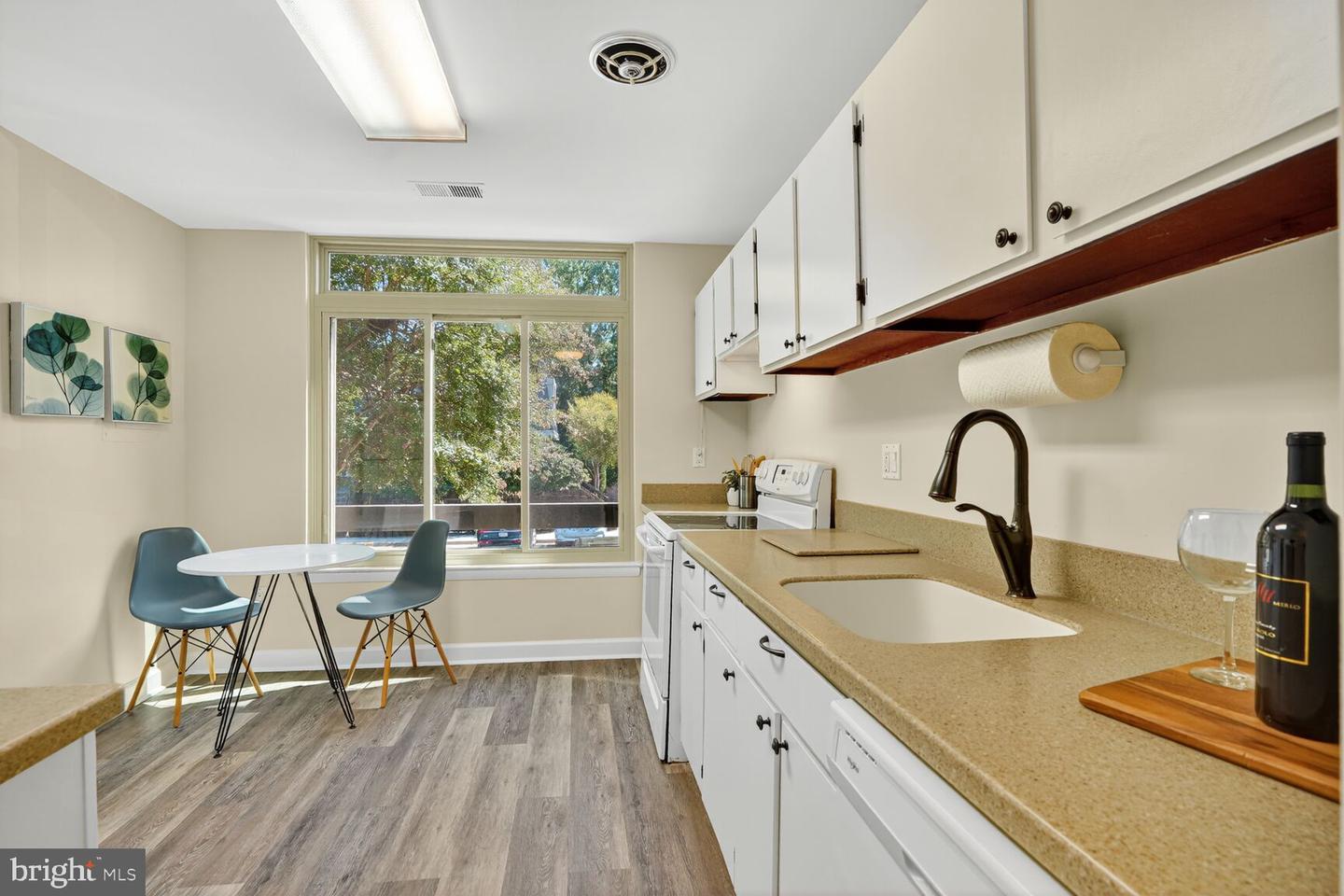1729 S HAYES ST #2, ARLINGTON, Virginia 22202, 2 Bedrooms Bedrooms, 10 Rooms Rooms,2 BathroomsBathrooms,Residential,For sale,1729 S HAYES ST #2,VAAR2064580 MLS # VAAR2064580
