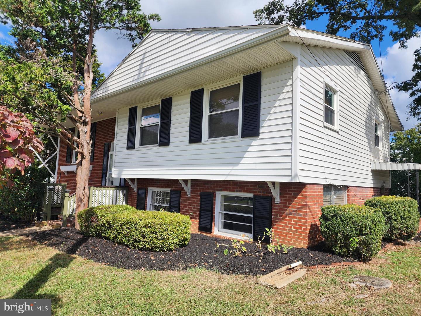 2712 LAFAYETTE BLVD, FREDERICKSBURG, Virginia 22408, 3 Bedrooms Bedrooms, ,2 BathroomsBathrooms,Residential,For sale,2712 LAFAYETTE BLVD,VASP2036714 MLS # VASP2036714