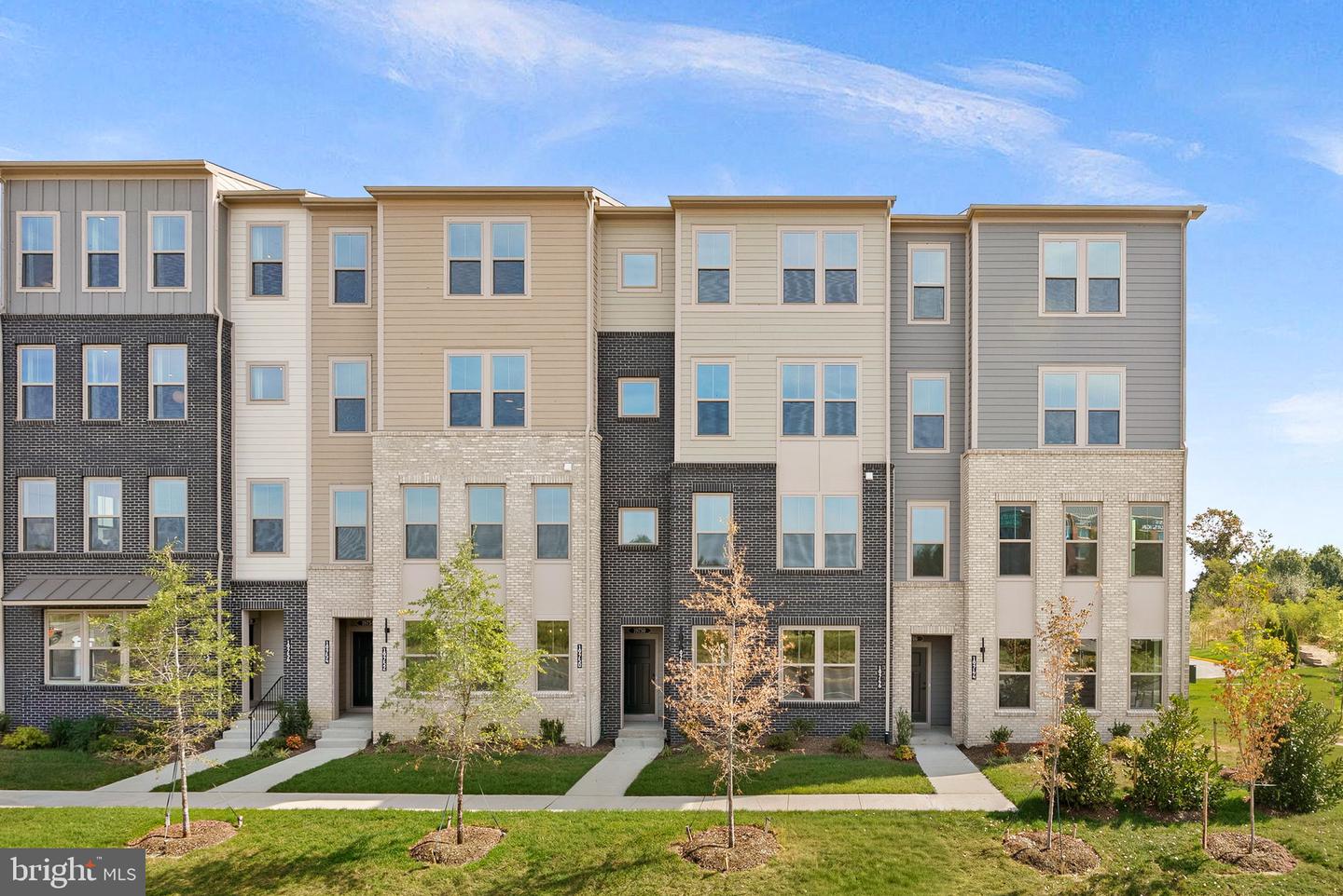 19717 MISTY MOSS SQ, ASHBURN, Virginia 20147, 3 Bedrooms Bedrooms, ,2 BathroomsBathrooms,Residential,For sale,19717 MISTY MOSS SQ,VALO2108310 MLS # VALO2108310