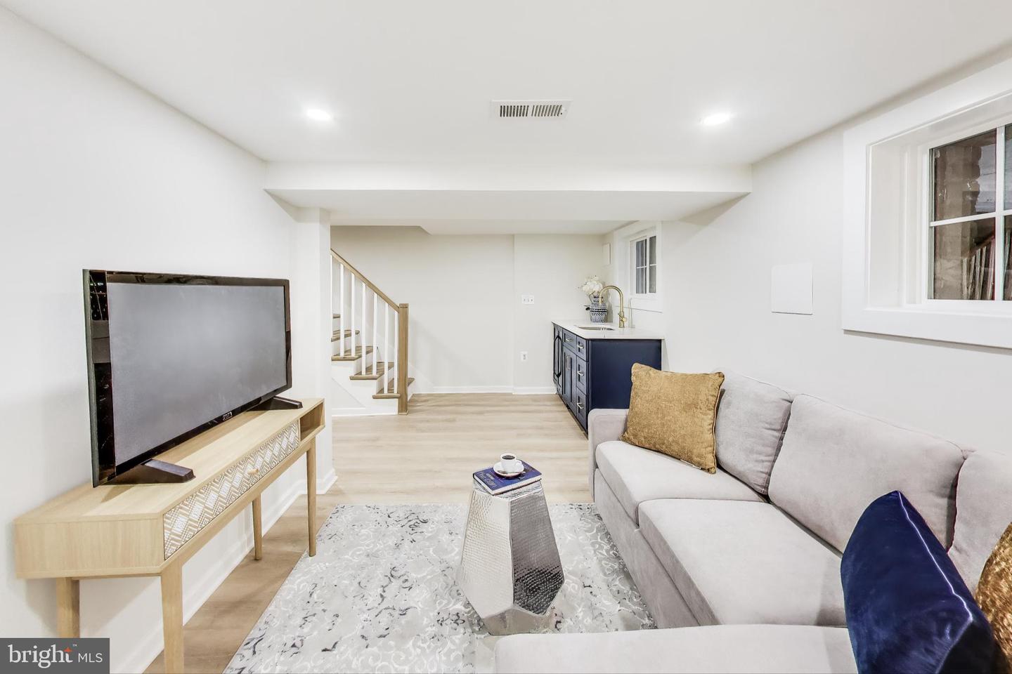 4616 8TH ST NW, WASHINGTON, District Of Columbia 20011, 4 Bedrooms Bedrooms, ,3 BathroomsBathrooms,Residential,For sale,4616 8TH ST NW,DCDC2225630 MLS # DCDC2225630