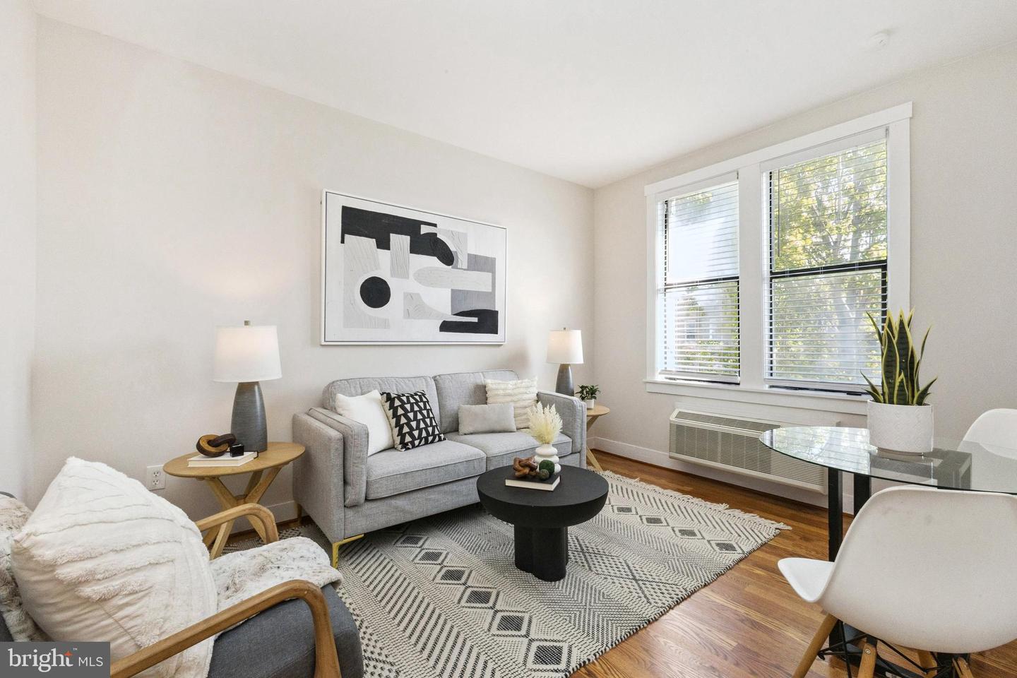 7 18TH ST SE #208, WASHINGTON, District Of Columbia 20003, 2 Bedrooms Bedrooms, ,1 BathroomBathrooms,Residential,For sale,7 18TH ST SE #208,DCDC2225654 MLS # DCDC2225654