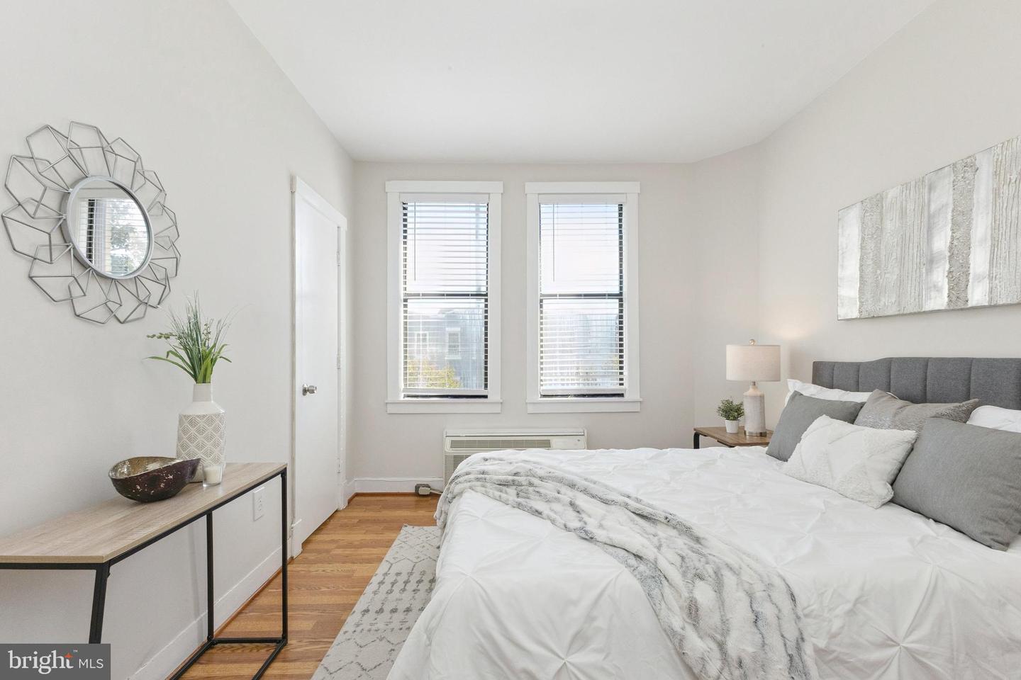 7 18TH ST SE #208, WASHINGTON, District Of Columbia 20003, 2 Bedrooms Bedrooms, ,1 BathroomBathrooms,Residential,For sale,7 18TH ST SE #208,DCDC2225654 MLS # DCDC2225654