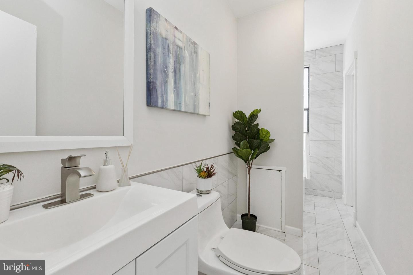 7 18TH ST SE #208, WASHINGTON, District Of Columbia 20003, 2 Bedrooms Bedrooms, ,1 BathroomBathrooms,Residential,For sale,7 18TH ST SE #208,DCDC2225654 MLS # DCDC2225654