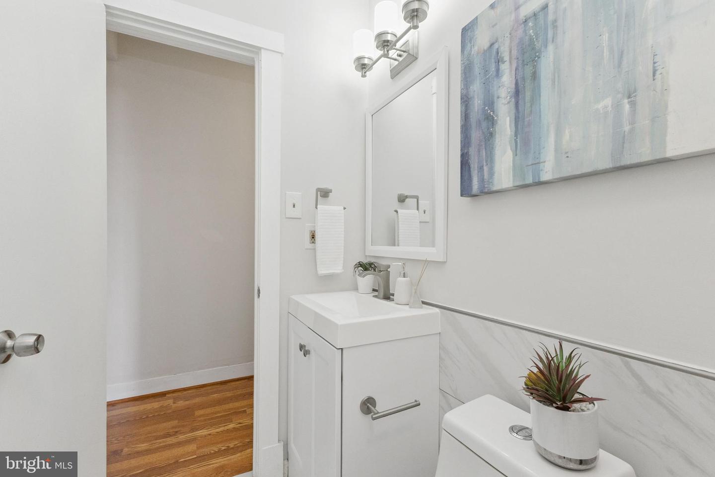 7 18TH ST SE #208, WASHINGTON, District Of Columbia 20003, 2 Bedrooms Bedrooms, ,1 BathroomBathrooms,Residential,For sale,7 18TH ST SE #208,DCDC2225654 MLS # DCDC2225654