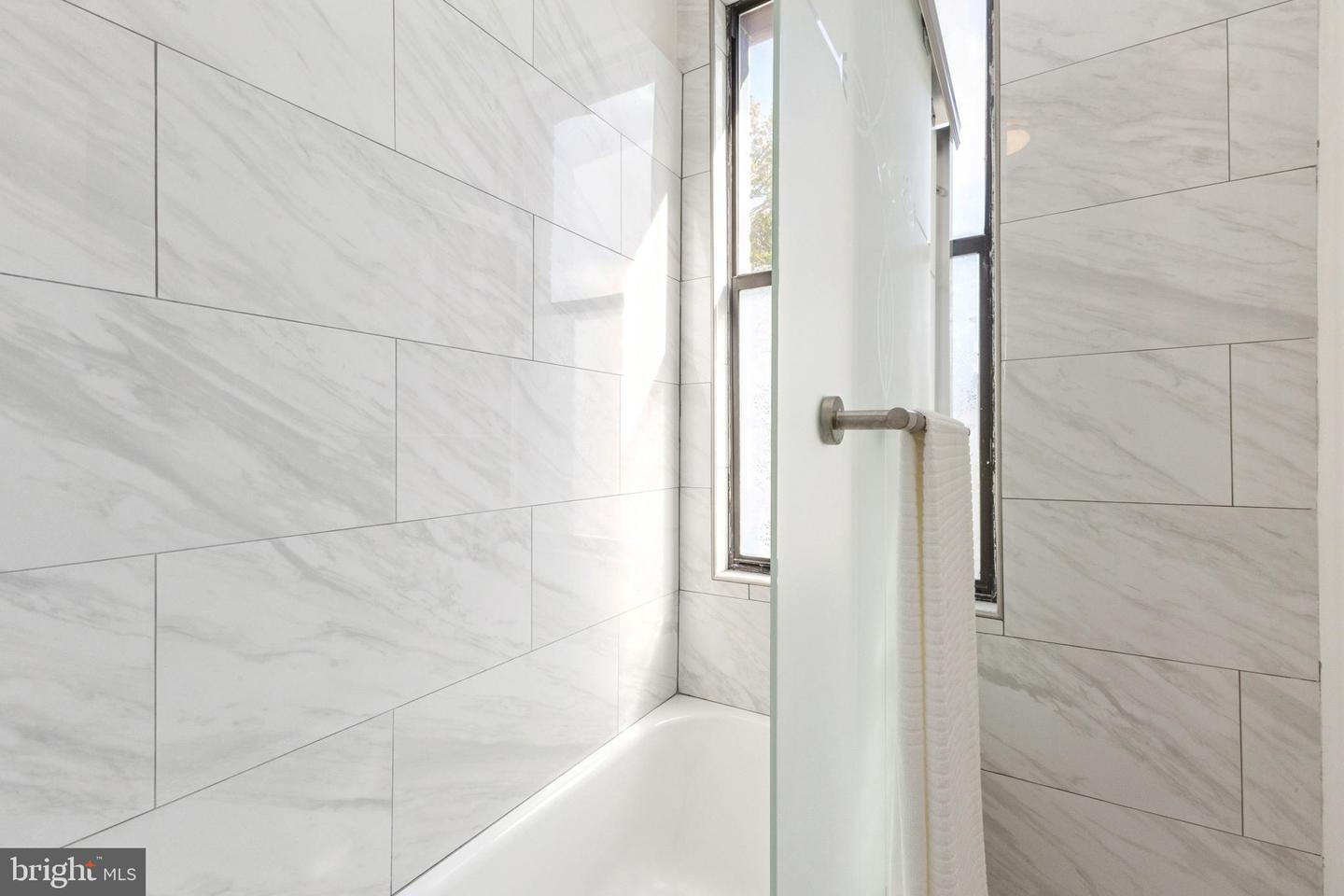 7 18TH ST SE #208, WASHINGTON, District Of Columbia 20003, 2 Bedrooms Bedrooms, ,1 BathroomBathrooms,Residential,For sale,7 18TH ST SE #208,DCDC2225654 MLS # DCDC2225654
