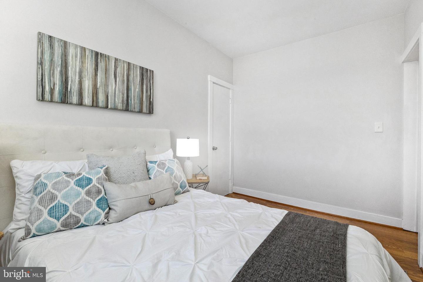 7 18TH ST SE #208, WASHINGTON, District Of Columbia 20003, 2 Bedrooms Bedrooms, ,1 BathroomBathrooms,Residential,For sale,7 18TH ST SE #208,DCDC2225654 MLS # DCDC2225654