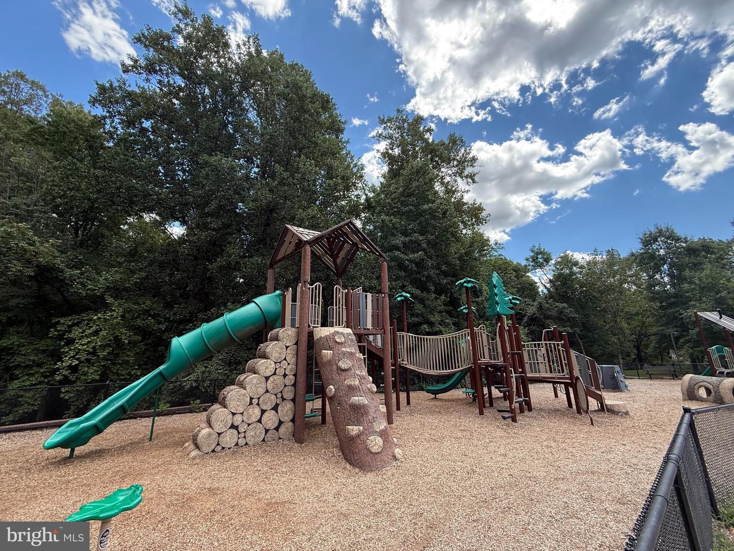6410 WYNGATE DR, SPRINGFIELD, Virginia 22152, 6 Bedrooms Bedrooms, 15 Rooms Rooms,3 BathroomsBathrooms,Residential,For sale,6410 WYNGATE DR,VAFX2272872 MLS # VAFX2272872