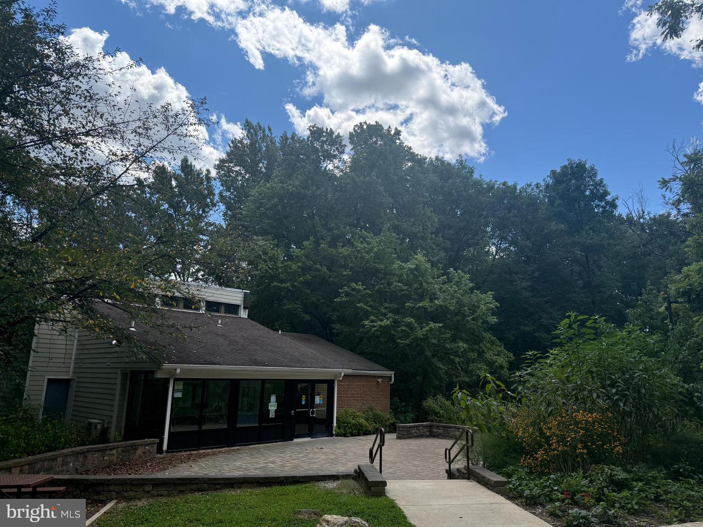6410 WYNGATE DR, SPRINGFIELD, Virginia 22152, 6 Bedrooms Bedrooms, 15 Rooms Rooms,3 BathroomsBathrooms,Residential,For sale,6410 WYNGATE DR,VAFX2272872 MLS # VAFX2272872