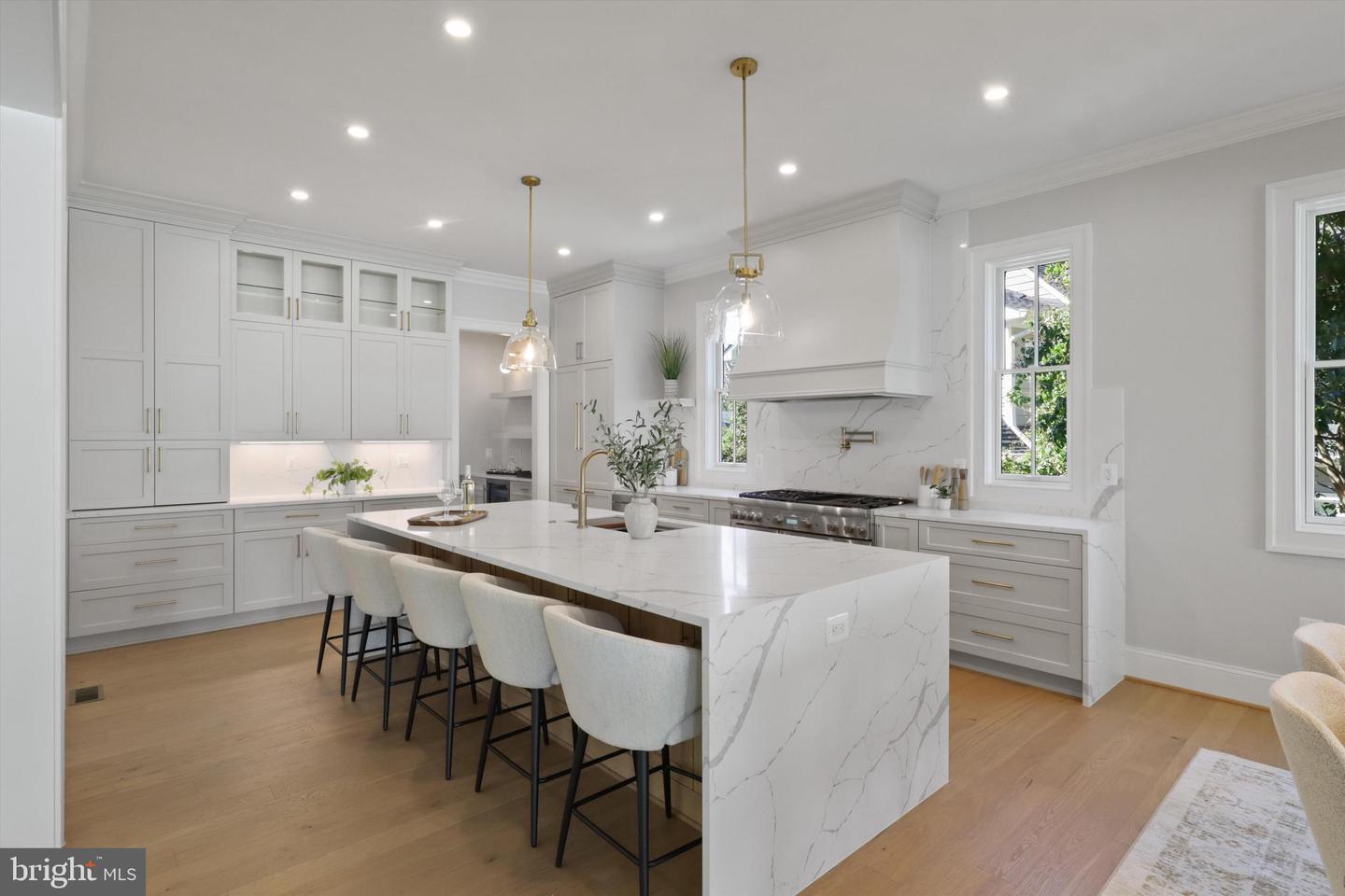 2541 23RD RD N, ARLINGTON, Virginia 22207, 5 Bedrooms Bedrooms, ,5 BathroomsBathrooms,Residential,For sale,2541 23RD RD N,VAAR2064578 MLS # VAAR2064578