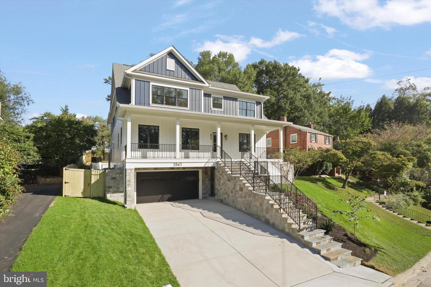 2541 23RD RD N, ARLINGTON, Virginia 22207, 5 Bedrooms Bedrooms, ,5 BathroomsBathrooms,Residential,For sale,2541 23RD RD N,VAAR2064578 MLS # VAAR2064578