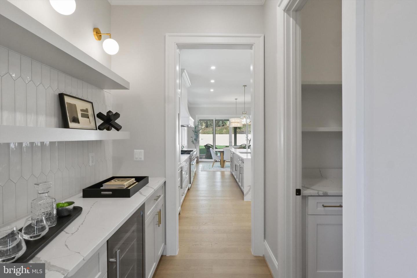 2541 23RD RD N, ARLINGTON, Virginia 22207, 5 Bedrooms Bedrooms, ,5 BathroomsBathrooms,Residential,For sale,2541 23RD RD N,VAAR2064578 MLS # VAAR2064578