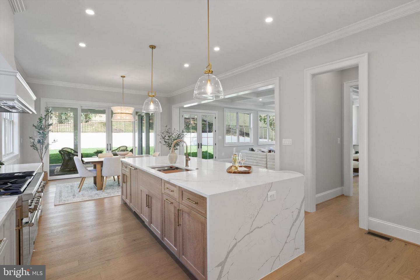 2541 23RD RD N, ARLINGTON, Virginia 22207, 5 Bedrooms Bedrooms, ,5 BathroomsBathrooms,Residential,For sale,2541 23RD RD N,VAAR2064578 MLS # VAAR2064578