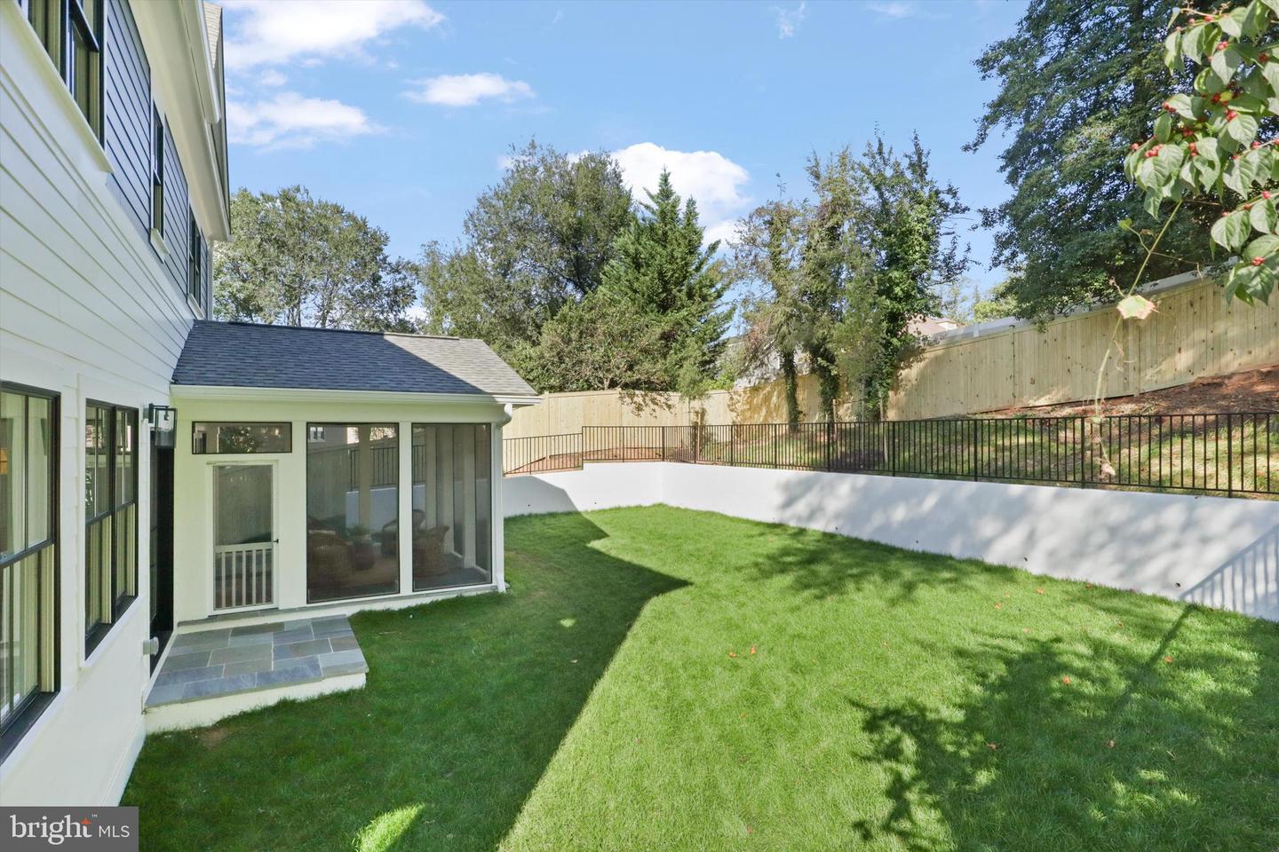 2541 23RD RD N, ARLINGTON, Virginia 22207, 5 Bedrooms Bedrooms, ,5 BathroomsBathrooms,Residential,For sale,2541 23RD RD N,VAAR2064578 MLS # VAAR2064578