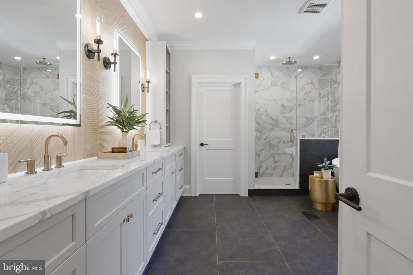 2541 23RD RD N, ARLINGTON, Virginia 22207, 5 Bedrooms Bedrooms, ,5 BathroomsBathrooms,Residential,For sale,2541 23RD RD N,VAAR2064578 MLS # VAAR2064578