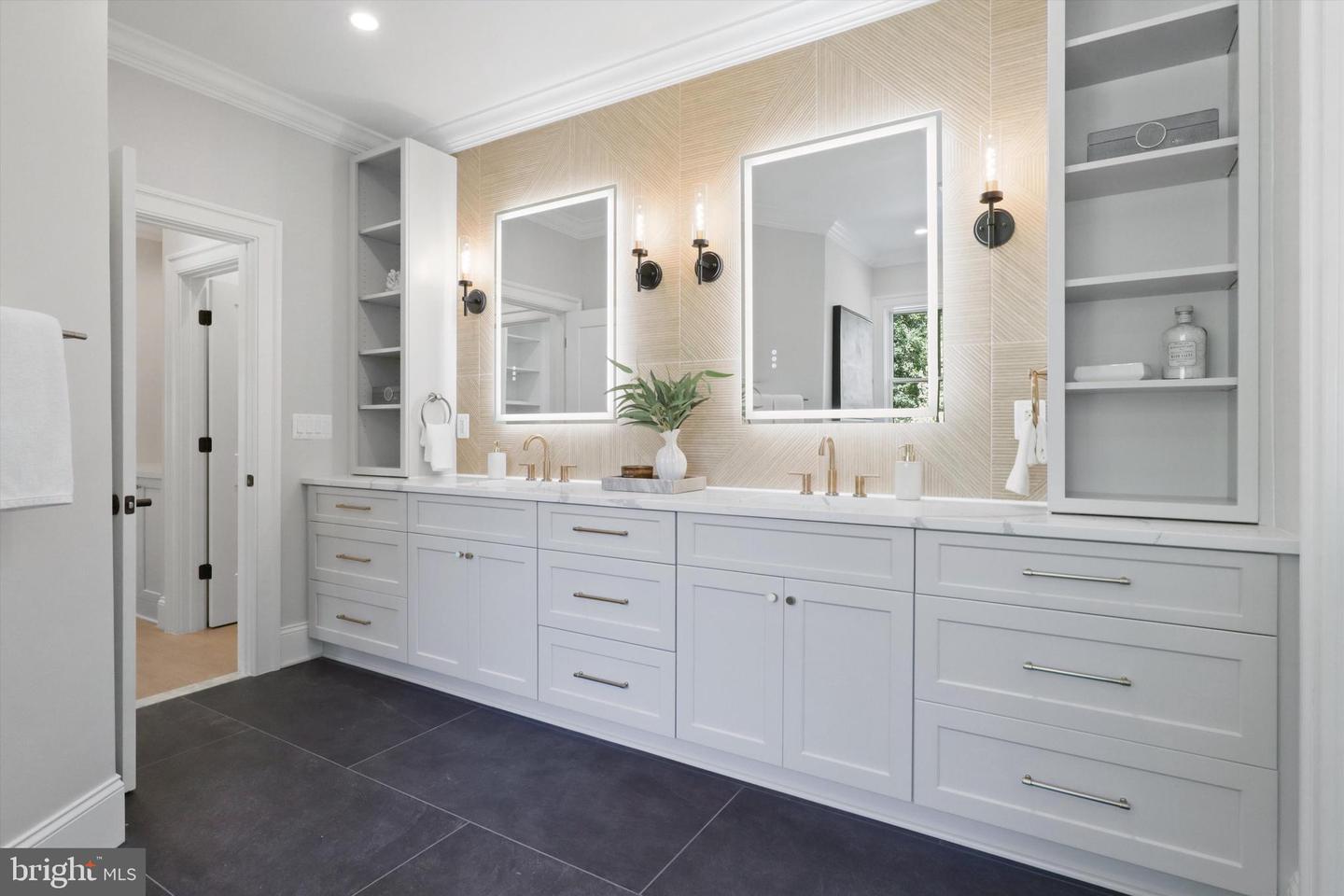 2541 23RD RD N, ARLINGTON, Virginia 22207, 5 Bedrooms Bedrooms, ,5 BathroomsBathrooms,Residential,For sale,2541 23RD RD N,VAAR2064578 MLS # VAAR2064578