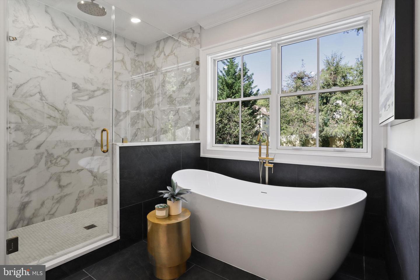 2541 23RD RD N, ARLINGTON, Virginia 22207, 5 Bedrooms Bedrooms, ,5 BathroomsBathrooms,Residential,For sale,2541 23RD RD N,VAAR2064578 MLS # VAAR2064578