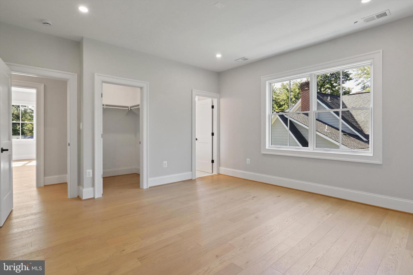 2541 23RD RD N, ARLINGTON, Virginia 22207, 5 Bedrooms Bedrooms, ,5 BathroomsBathrooms,Residential,For sale,2541 23RD RD N,VAAR2064578 MLS # VAAR2064578