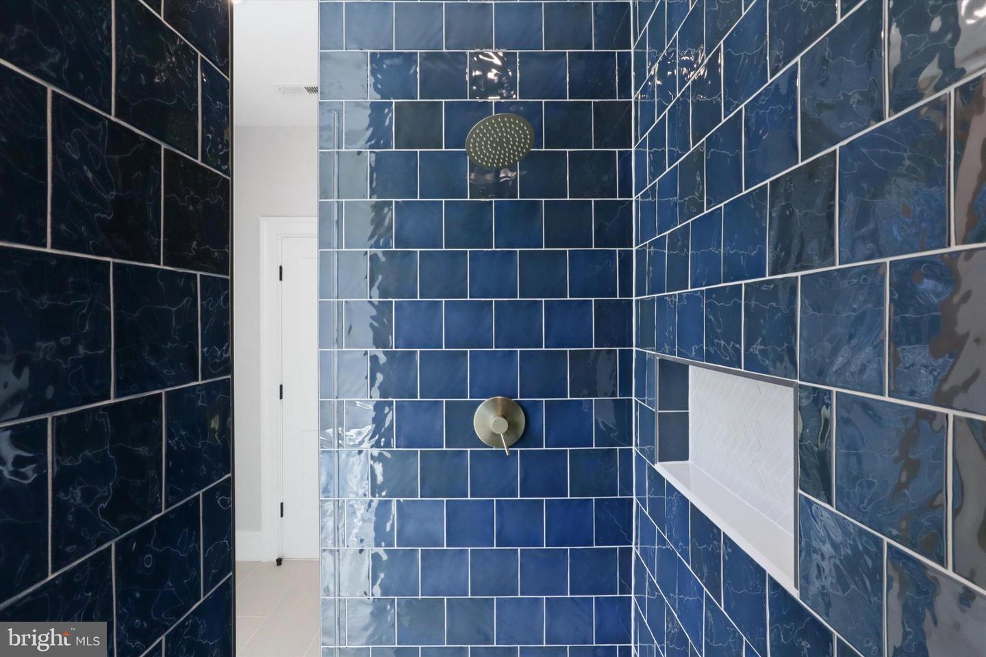 2541 23RD RD N, ARLINGTON, Virginia 22207, 5 Bedrooms Bedrooms, ,5 BathroomsBathrooms,Residential,For sale,2541 23RD RD N,VAAR2064578 MLS # VAAR2064578