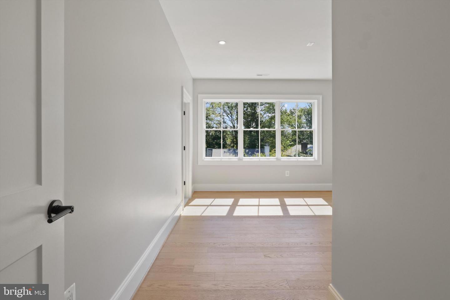 2541 23RD RD N, ARLINGTON, Virginia 22207, 5 Bedrooms Bedrooms, ,5 BathroomsBathrooms,Residential,For sale,2541 23RD RD N,VAAR2064578 MLS # VAAR2064578