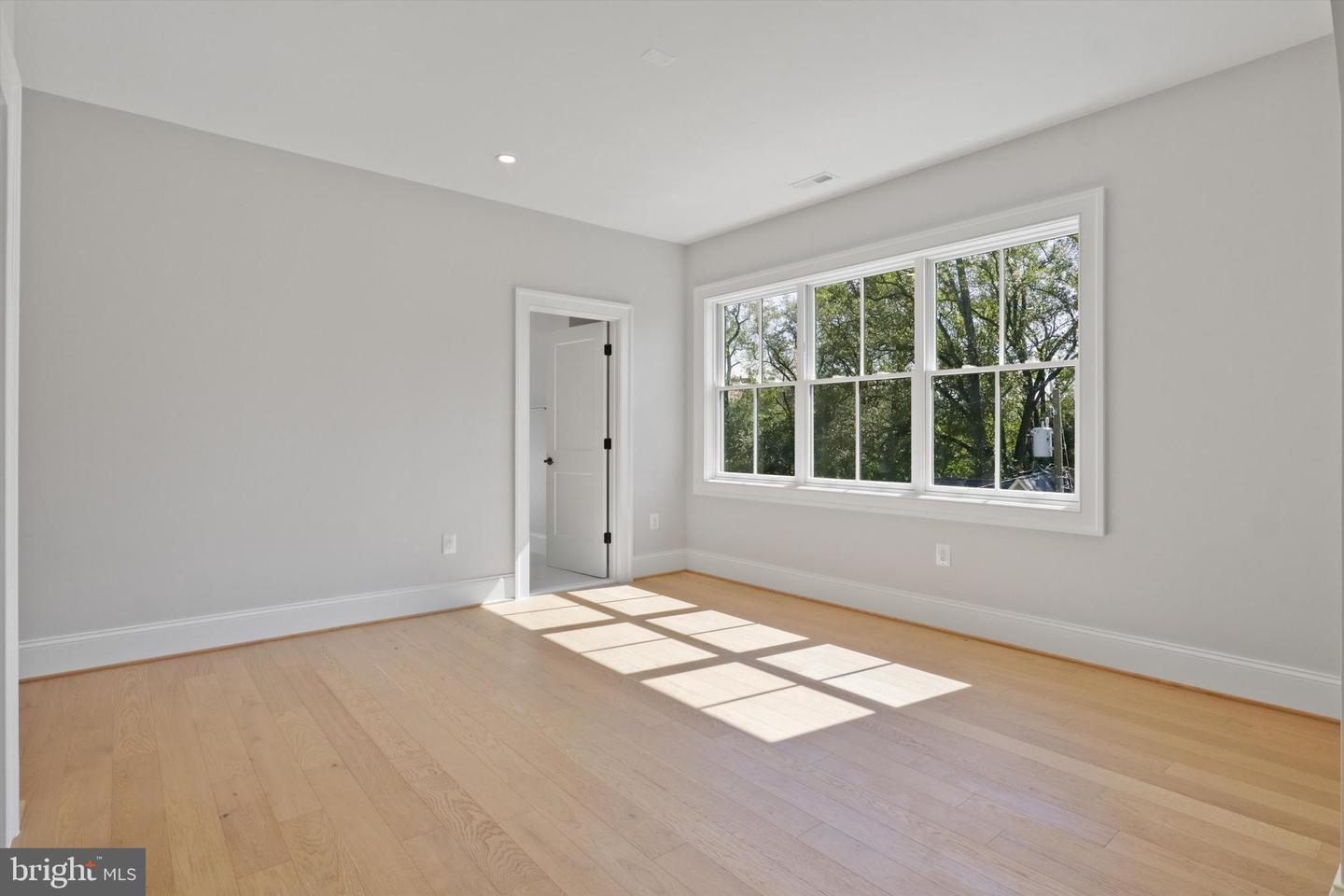 2541 23RD RD N, ARLINGTON, Virginia 22207, 5 Bedrooms Bedrooms, ,5 BathroomsBathrooms,Residential,For sale,2541 23RD RD N,VAAR2064578 MLS # VAAR2064578