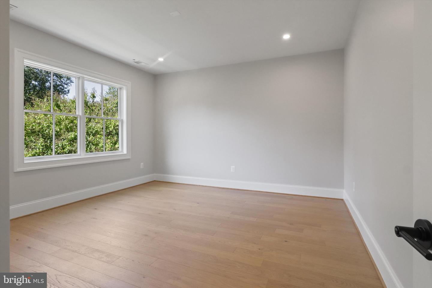 2541 23RD RD N, ARLINGTON, Virginia 22207, 5 Bedrooms Bedrooms, ,5 BathroomsBathrooms,Residential,For sale,2541 23RD RD N,VAAR2064578 MLS # VAAR2064578