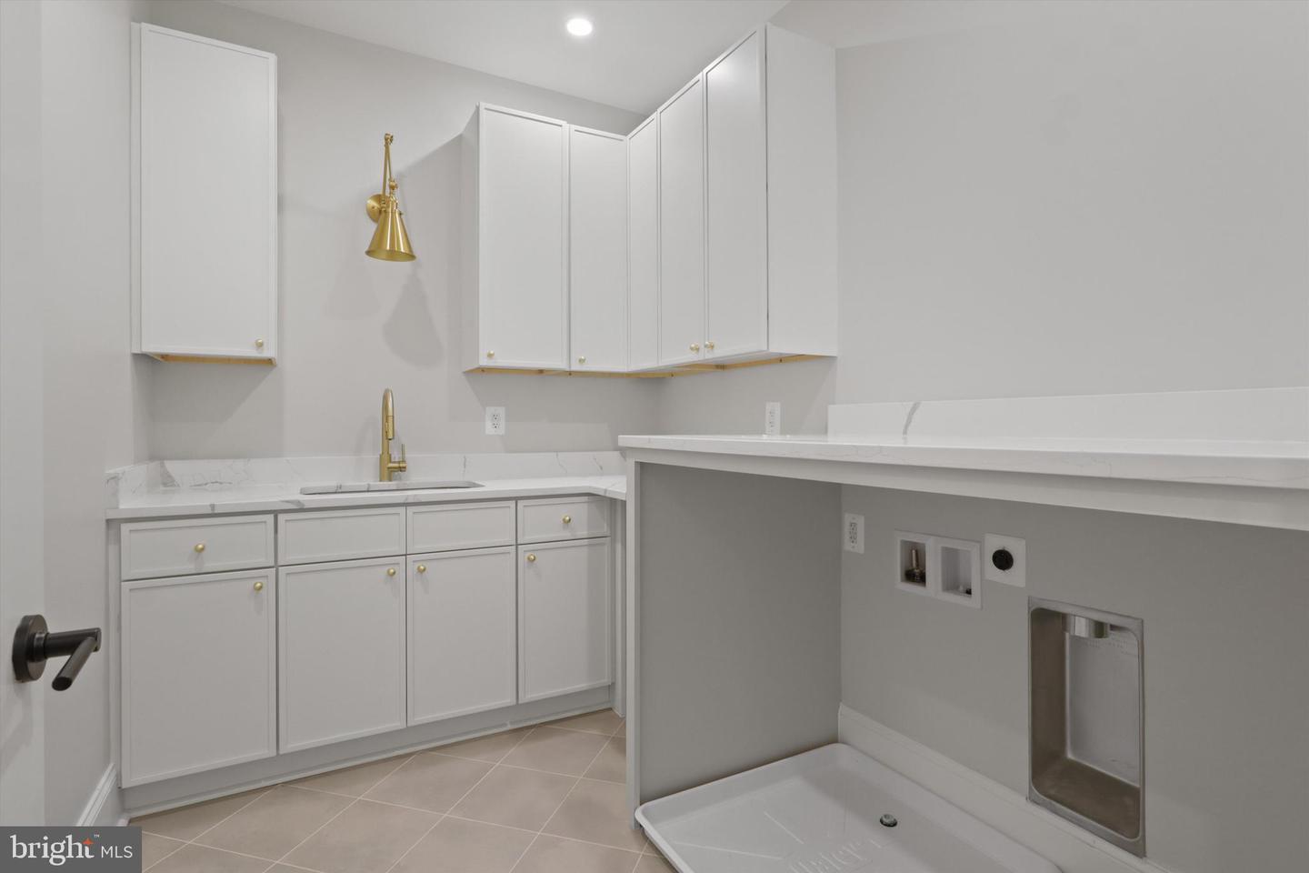 2541 23RD RD N, ARLINGTON, Virginia 22207, 5 Bedrooms Bedrooms, ,5 BathroomsBathrooms,Residential,For sale,2541 23RD RD N,VAAR2064578 MLS # VAAR2064578