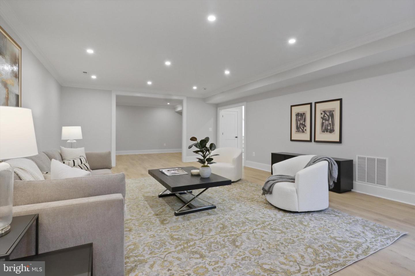 2541 23RD RD N, ARLINGTON, Virginia 22207, 5 Bedrooms Bedrooms, ,5 BathroomsBathrooms,Residential,For sale,2541 23RD RD N,VAAR2064578 MLS # VAAR2064578