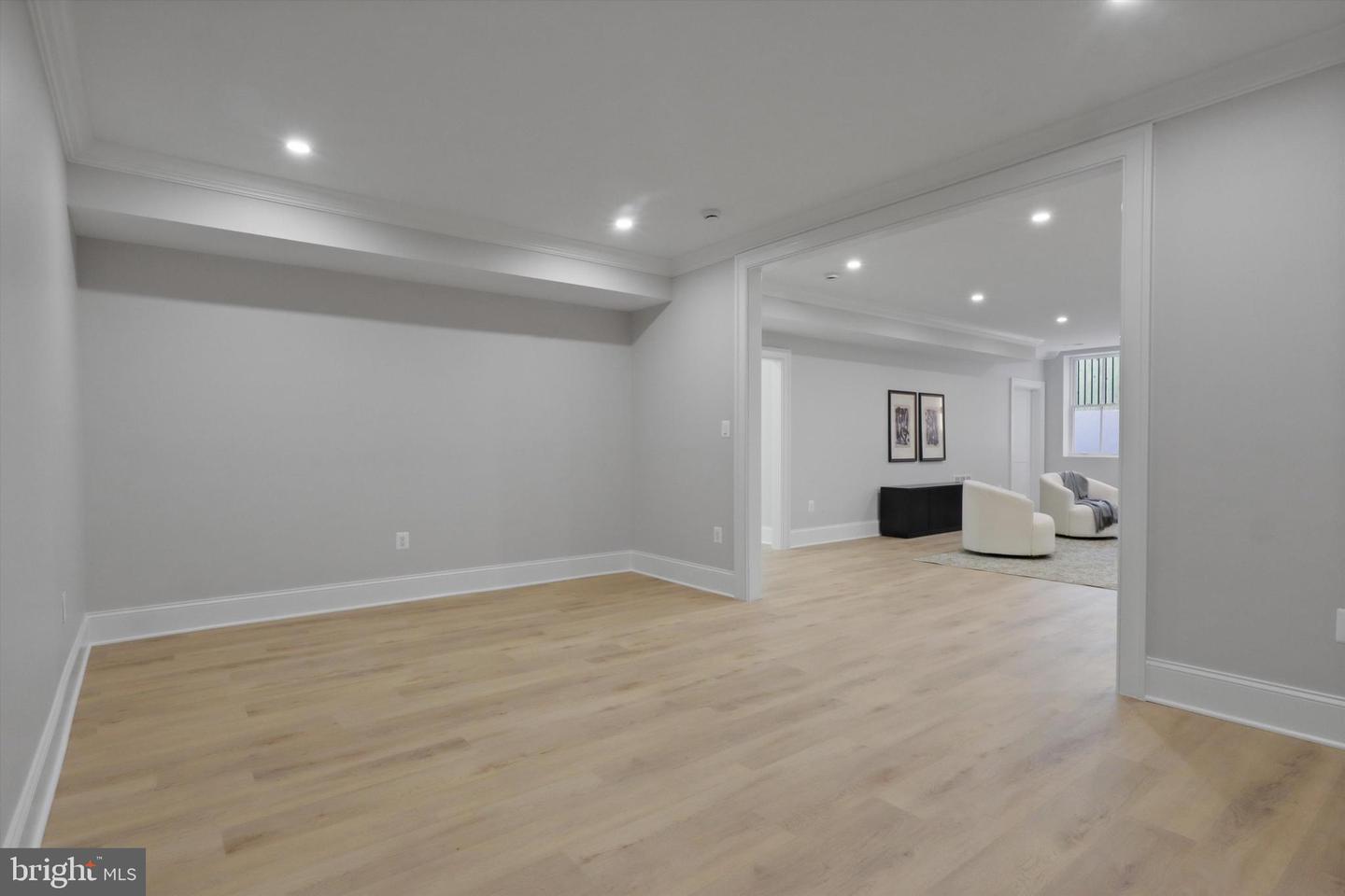 2541 23RD RD N, ARLINGTON, Virginia 22207, 5 Bedrooms Bedrooms, ,5 BathroomsBathrooms,Residential,For sale,2541 23RD RD N,VAAR2064578 MLS # VAAR2064578