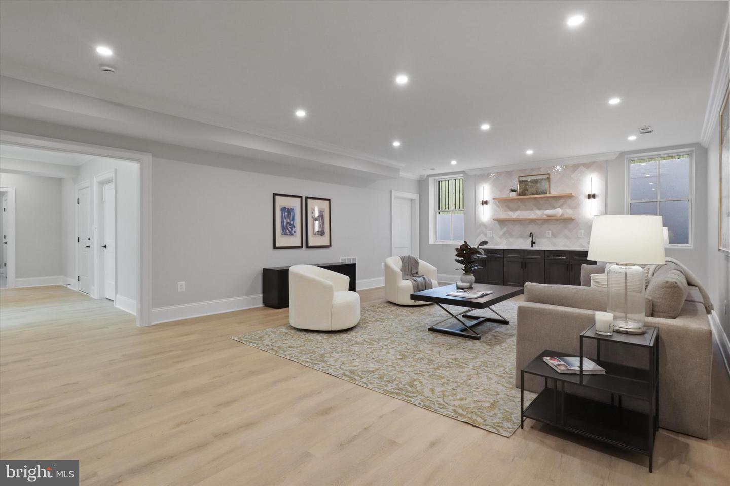2541 23RD RD N, ARLINGTON, Virginia 22207, 5 Bedrooms Bedrooms, ,5 BathroomsBathrooms,Residential,For sale,2541 23RD RD N,VAAR2064578 MLS # VAAR2064578