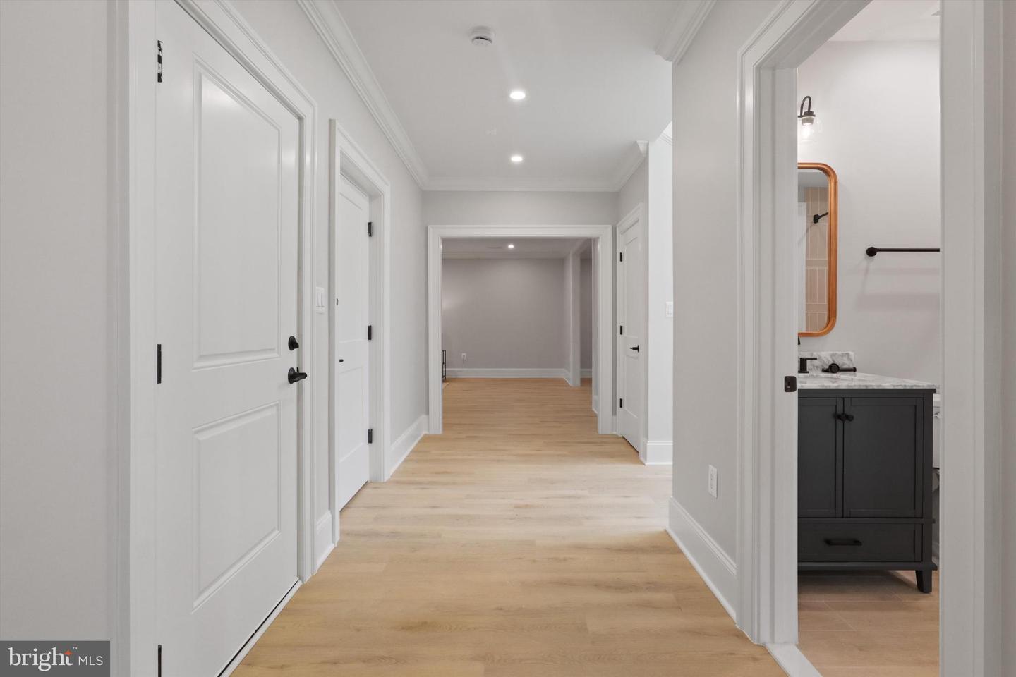 2541 23RD RD N, ARLINGTON, Virginia 22207, 5 Bedrooms Bedrooms, ,5 BathroomsBathrooms,Residential,For sale,2541 23RD RD N,VAAR2064578 MLS # VAAR2064578