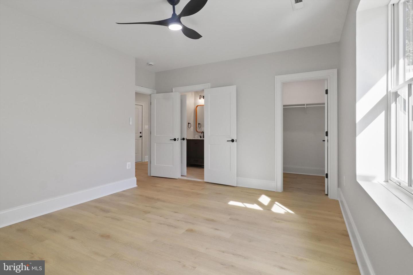 2541 23RD RD N, ARLINGTON, Virginia 22207, 5 Bedrooms Bedrooms, ,5 BathroomsBathrooms,Residential,For sale,2541 23RD RD N,VAAR2064578 MLS # VAAR2064578